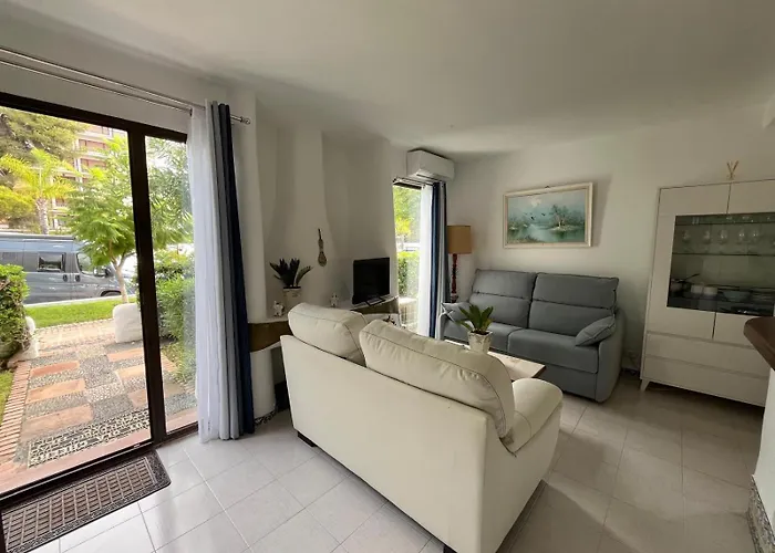 Apartment Picasso,18 *