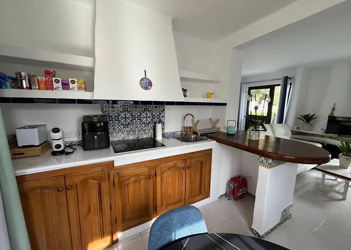 Apartment Picasso,18 *